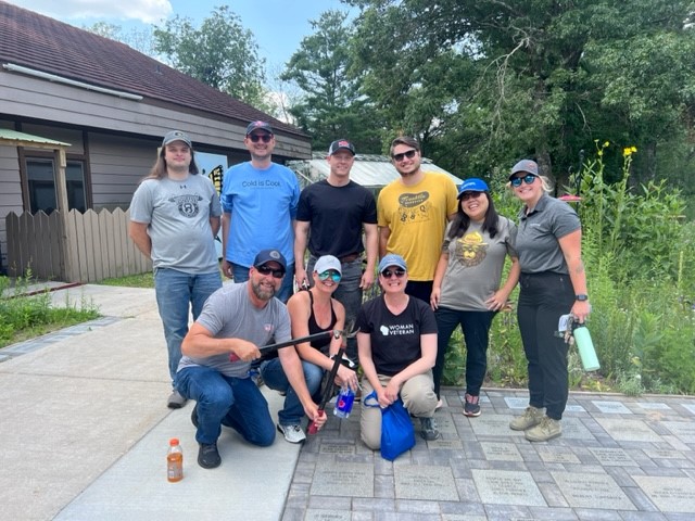 Photo of win team volunteering at Beaver Creek Reserve